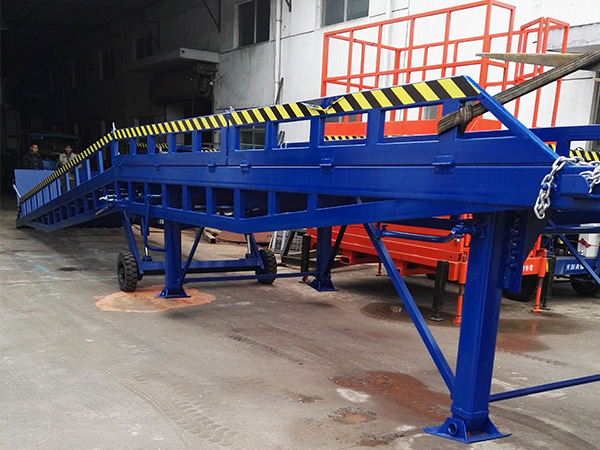 移動(dòng)登車(chē)橋